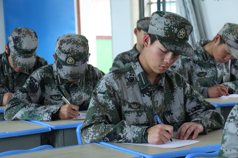 帮助学生辅导功课，让学生对学习产生兴趣   (图2)